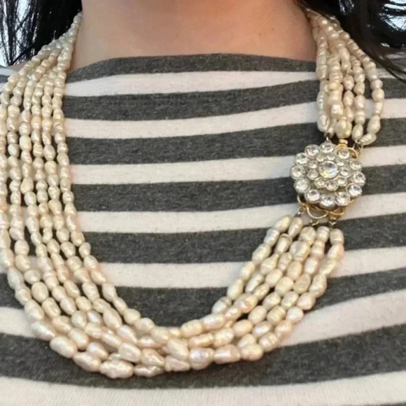 Rare Vintage Baroque pearl necklace with brooch closure - Picture 2 of 11